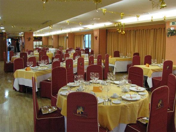Longoria Avenida Hotel El Berron Restoran foto