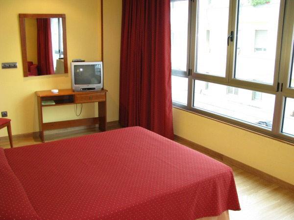 Longoria Avenida Hotel El Berron Ruang foto